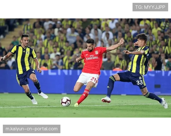 本菲卡退防631阵型卡死肋部 穆里尼奥对孔蒂完胜源自细节设计